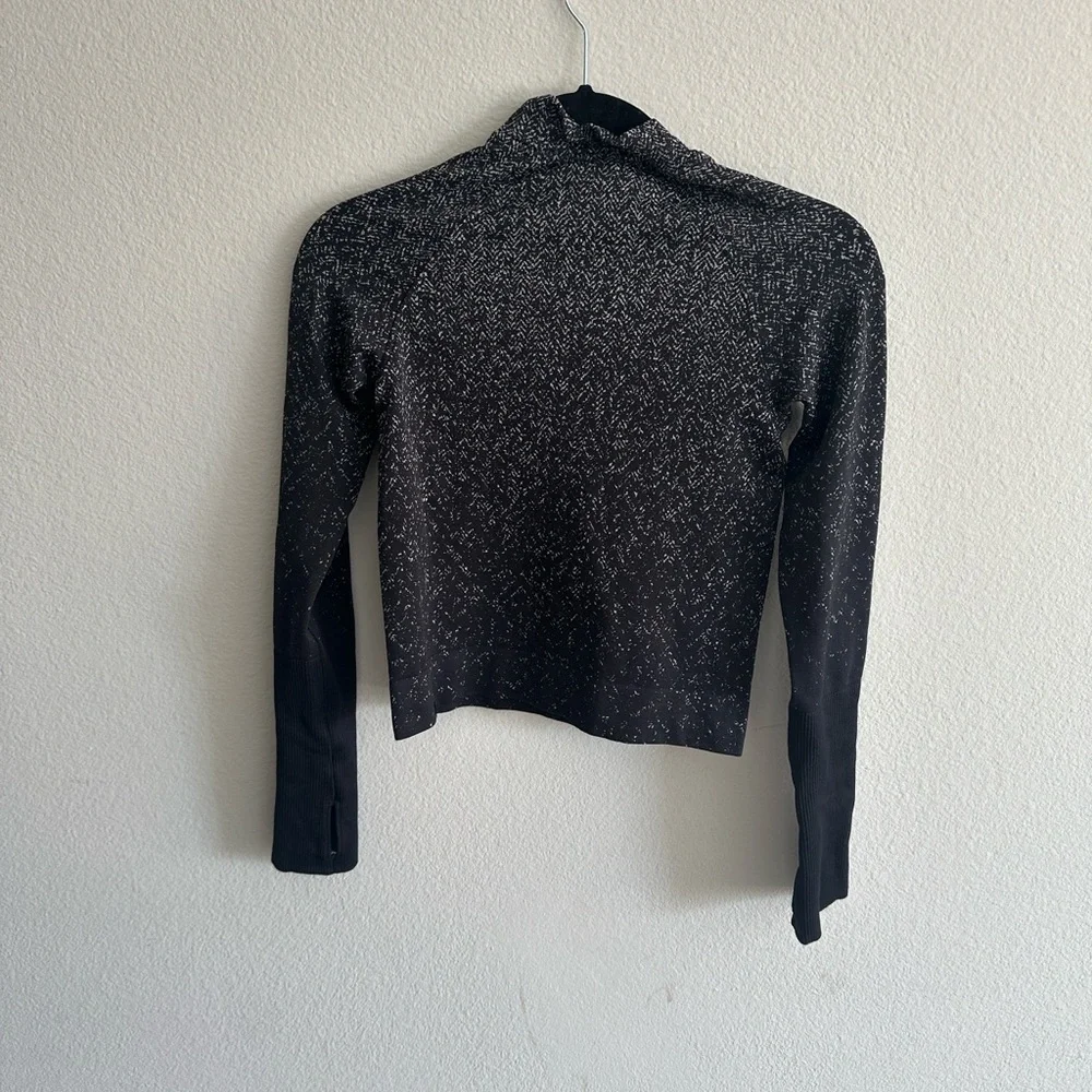 Lululemon Rest Less Cropped 1/2 Zip Herringbone Fade Black size 4.